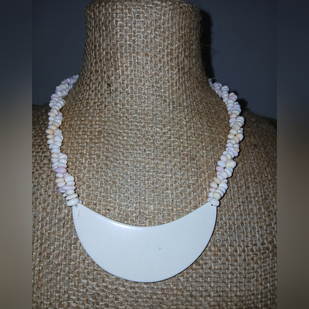 Vintage Bib Necklace/ Chocker Faux Mother Pearl/Genuine Shell Beads - Picture 3 of 6